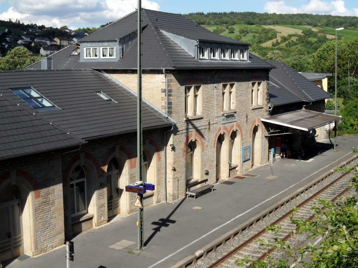 Im Bahnhof Apartment Weikersheim Exterior photo